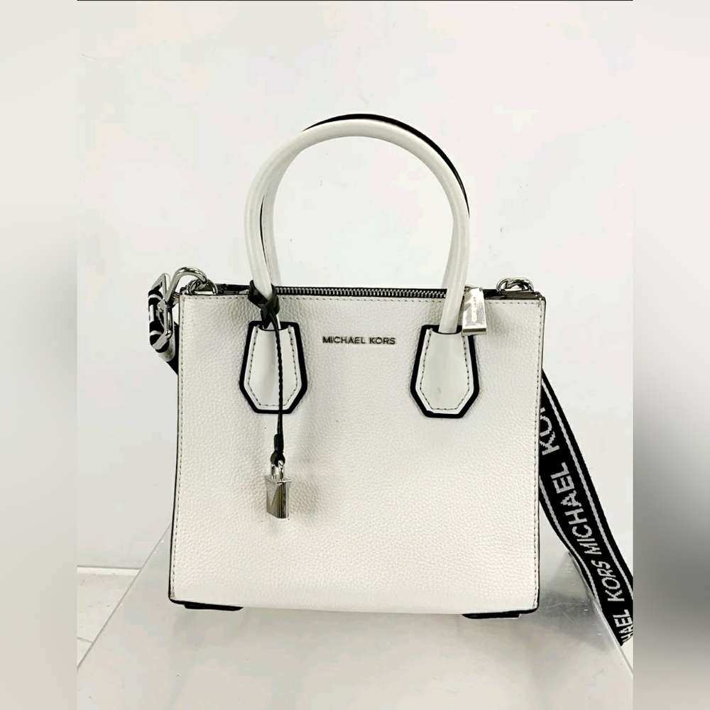 MICHAEL Kors MK Mercer Medium Accordion Messenger Optic White/Black crossbody